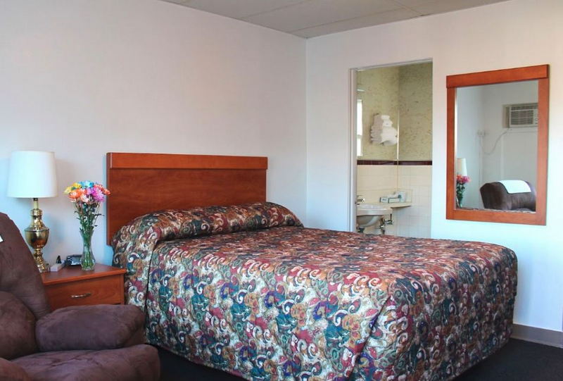 Budget Host Crestview Inn (Crestview Motel, Thrifty Inn$) - From Web Listing (newer photo)